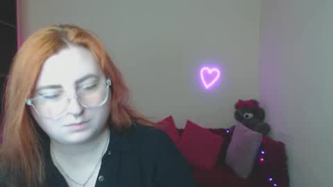 Snapshot of alicia_side_red chatting on 02-24-26, 06:22 Alicia online show from 02-24-26, 06:22