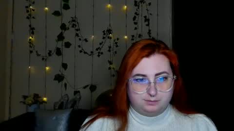 Snapshot of alicia_side_red chatting on 02-26-26, 12:26 Alicia online show from 02-26-26, 12:26