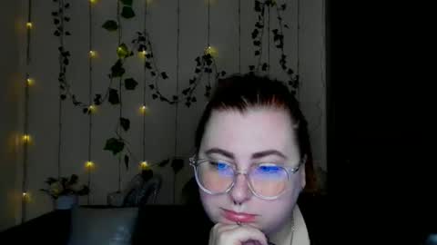 Snapshot of alicia_side_red chatting on 03-03-26, 06:30 Alicia online show from 03-03-26, 06:30