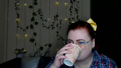 Snapshot of alicia_side_red chatting on 03-20-26, 06:29 Alicia online show from 03-20-26, 06:29