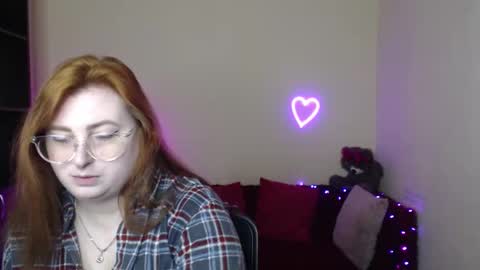 Snapshot of alicia_side_red chatting on 03-24-26, 06:29 Alicia online show from 03-24-26, 06:29