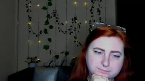 Snapshot of alicia_side_red chatting on 03-26-26, 07:03 Alicia online show from 03-26-26, 07:03