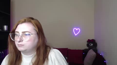 Snapshot of alicia_side_red chatting on 04-08-26, 06:02 Alicia online show from 04-08-26, 06:02