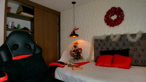 Snapshot of alicia_wonder_dl chatting on 12-16-25, 11:59 Ali online show from 12-16-25, 11:59