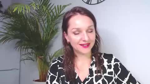 Snapshot of alicialux chatting on 12-10-24, 08:08 Alicia online show from 12-10-24, 08:08