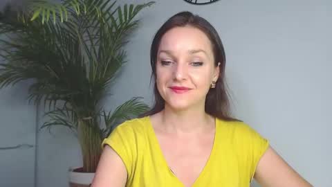 Snapshot of alicialux chatting on 12-11-24, 07:14 Alicia online show from 12-11-24, 07:14