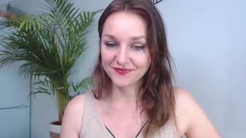 Snapshot of alicialux chatting on 01-15-25, 11:10 Alicia online show from 01-15-25, 11:10