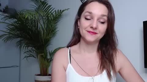 Snapshot of alicialux chatting on 01-20-25, 07:58 Alicia online show from 01-20-25, 07:58