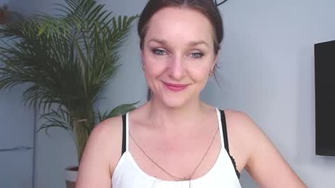 Snapshot of alicialux chatting on 01-23-25, 11:26 Alicia online show from 01-23-25, 11:26