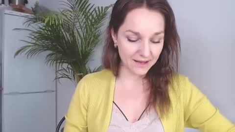 Snapshot of alicialux chatting on 01-27-25, 11:00 Alicia online show from 01-27-25, 11:00