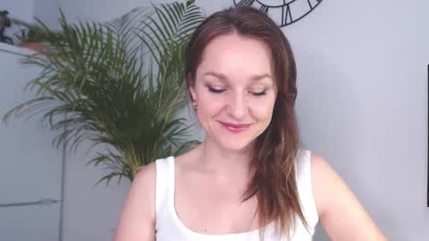 Snapshot of alicialux chatting on 02-03-25, 08:02 Alicia online show from 02-03-25, 08:02