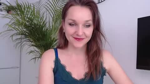 Snapshot of alicialux chatting on 02-04-25, 11:05 Alicia online show from 02-04-25, 11:05