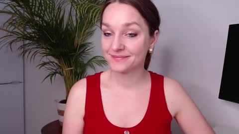 Snapshot of alicialux chatting on 03-04-25, 07:51 Alicia online show from 03-04-25, 07:51