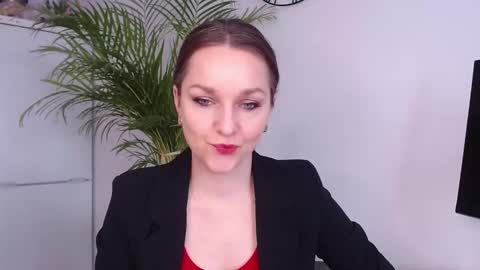 Snapshot of alicialux chatting on 03-05-25, 08:00 Alicia online show from 03-05-25, 08:00