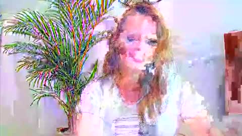 Snapshot of alicialux chatting on 10-20-25, 01:11 Alicia online show from 10-20-25, 01:11