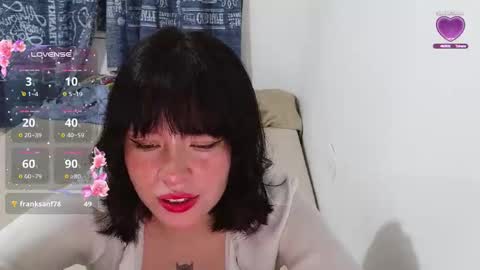 Snapshot of aliciia_23 chatting on 11-21-25, 11:25 aliciia_23 online show from 11-21-25, 11:25