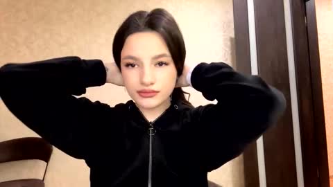 Snapshot of alidagenthner chatting on 03-01-26, 05:04 Niki online show from 03-01-26, 05:04