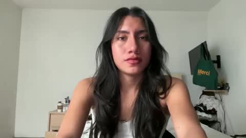 Snapshot of aliensuppstar chatting on 12-17-25, 07:42 Aliensuppstar online show from 12-17-25, 07:42