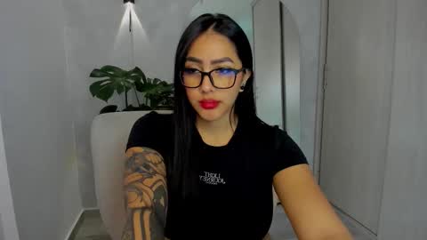 Snapshot of aliessiarose1 chatting on 03-20-26, 11:15 Ali online show from 03-20-26, 11:15