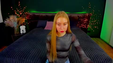 Snapshot of alina__blonde chatting on 10-11-25, 05:50 Alina online show from 10-11-25, 05:50