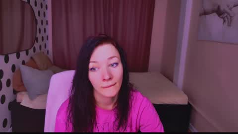 Snapshot of alina_cute_ chatting on 12-17-24, 11:28 Alina online show from 12-17-24, 11:28