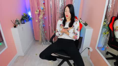 Snapshot of alina_cute_ chatting on 12-21-24, 11:11 Alina online show from 12-21-24, 11:11