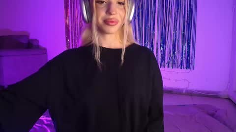 Alina  online show from 11-09-25, 01:48