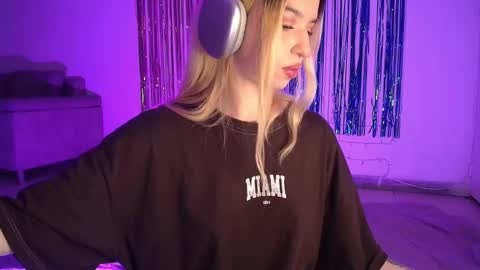 Alina  online show from 11-11-25, 02:11