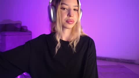 Alina  online show from 11-15-25, 03:37