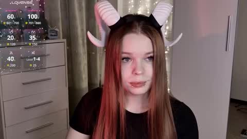 Snapshot of alinabae chatting on 02-21-26, 10:00 Alina and Ben online show from 02-21-26, 10:00