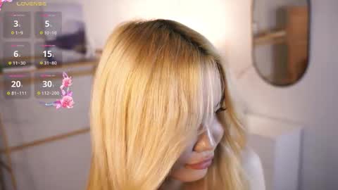 Hello im Lina online show from 12-22-25, 04:26