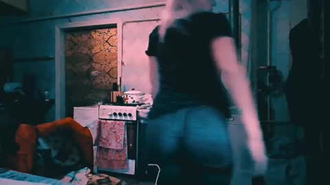 Snapshot of alinafrey_ chatting on 10-24-25, 10:44 Alina online show from 10-24-25, 10:44