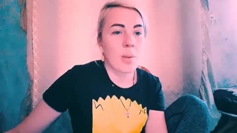 Snapshot of alinafrey_ chatting on 10-31-25, 09:32 Alina online show from 10-31-25, 09:32