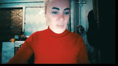 Snapshot of alinafrey_ chatting on 11-19-25, 06:35 Alina online show from 11-19-25, 06:35