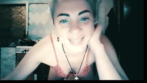 Snapshot of alinafrey_ chatting on 11-22-25, 12:15 Alina online show from 11-22-25, 12:15