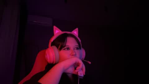 Snapshot of alinalovelove chatting on 04-15-26, 07:58 Alina online show from 04-15-26, 07:58