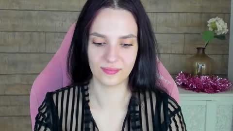 Snapshot of alinamarshal chatting on 01-14-26, 04:29 AlinaMarshal online show from 01-14-26, 04:29