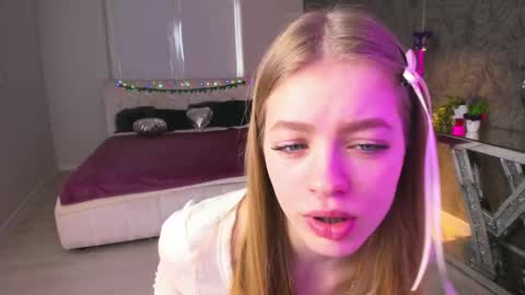 alisa_glamur online show from 02-24-25, 01:31
