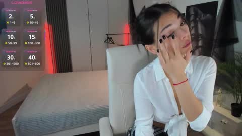 Snapshot of alisasian chatting on 11-17-25, 07:36 Alice online show from 11-17-25, 07:36