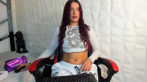 alishaevans_rs online show from 12-18-25, 03:29