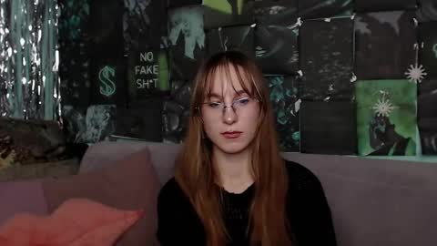 Snapshot of alishakelly chatting on 10-24-25, 06:10 alishakelly online show from 10-24-25, 06:10
