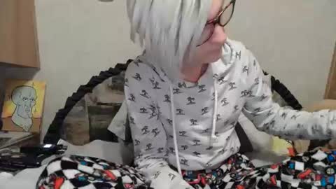 Snapshot of alishaluv chatting on 11-06-25, 06:03 Alisha online show from 11-06-25, 06:03