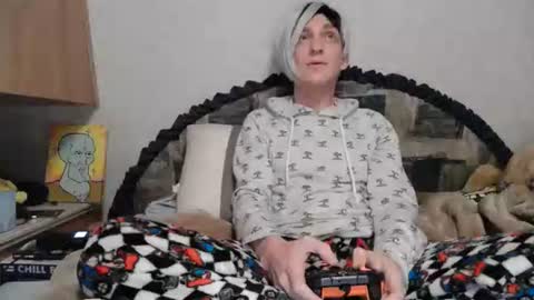 Snapshot of alishaluv chatting on 11-09-25, 06:23 Alisha online show from 11-09-25, 06:23