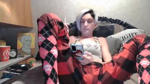 Snapshot of alishaluv chatting on 11-15-25, 03:37 Alisha online show from 11-15-25, 03:37