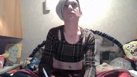 Snapshot of alishaluv chatting on 11-17-25, 04:07 Alisha online show from 11-17-25, 04:07