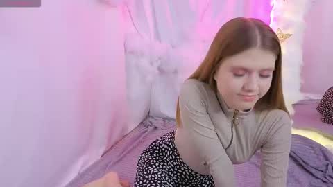 Alisia online show from 10-20-25, 03:45