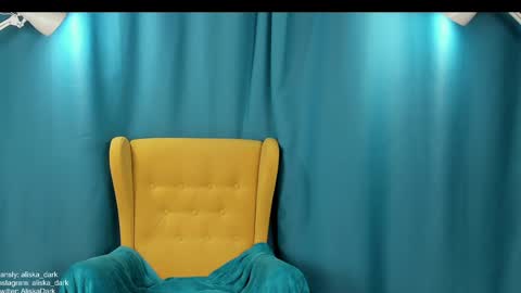 Snapshot of aliska_dark chatting on 12-19-24, 07:07 Alice online show from 12-19-24, 07:07