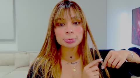 Snapshot of alisondiaz_ chatting on 01-04-25, 02:56 Alison diaz online show from 01-04-25, 02:56