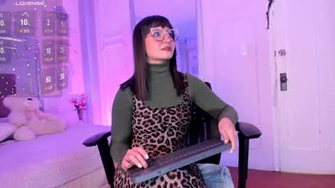 Alison Fishert online show from 10-20-25, 12:38