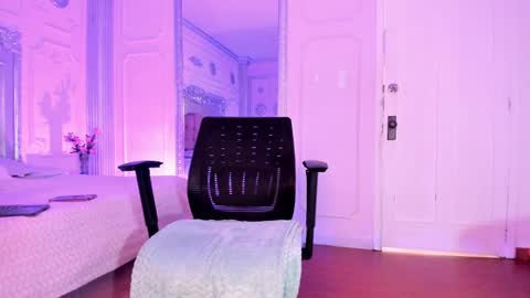 Alison Fishert online show from 11-04-25, 12:59